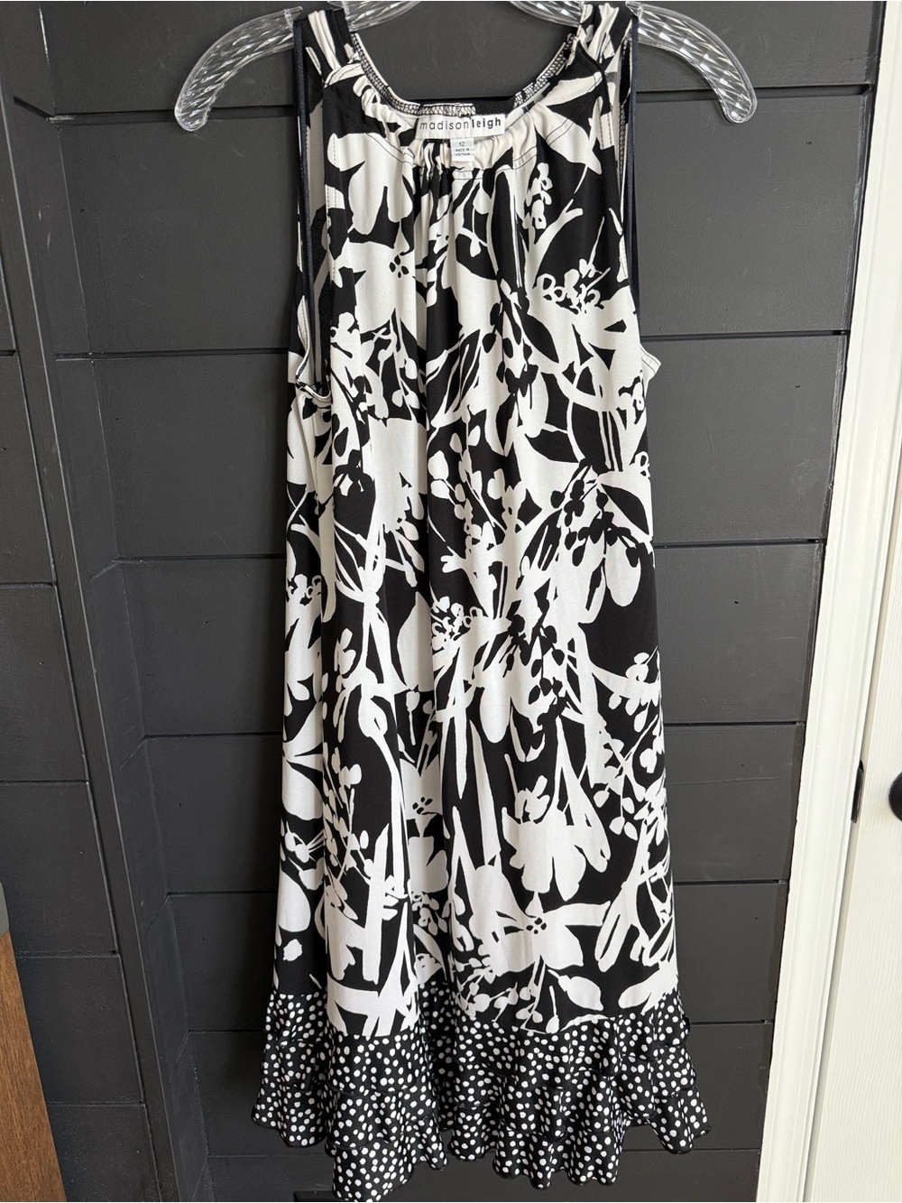 madison leigh Black & White Floral-Print Sleeveless Dress
